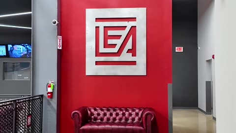 ENORMOUS GUN SHOP - GUN RANGE TOUR