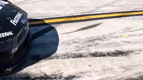 car tire change during racing