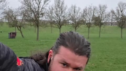 « Petit, peut-être… mais le courage n’a pas de taille. »