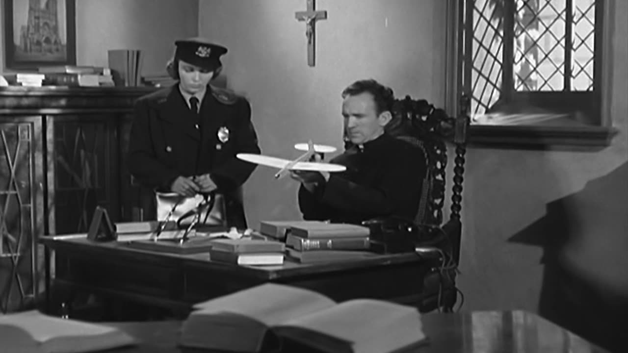 08) «Побег в опасность» / «Escape into Danger»