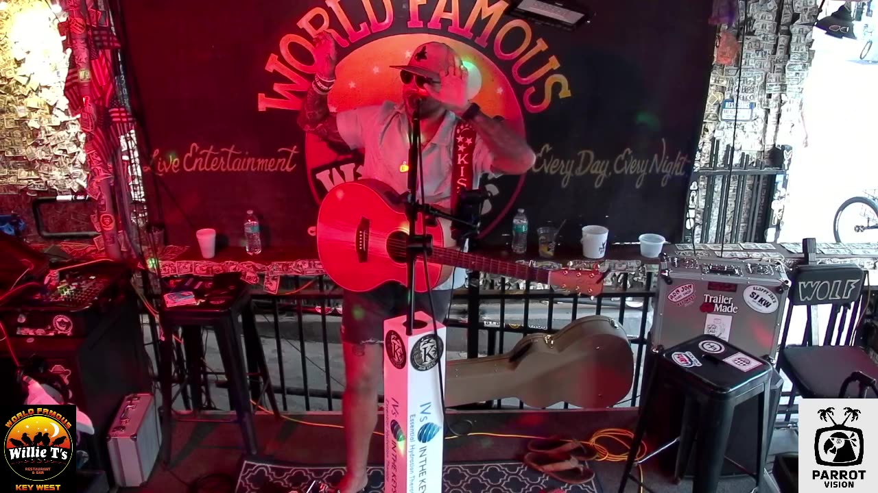 LIVE Music Everyday!