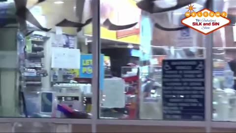 Looting in Compton, CA amid anti-ice mass deportation raids