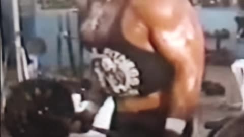 The icon.....hulk hogan putting in work