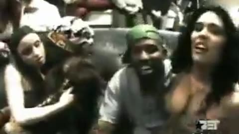 Murs ft Shock G X Humpty Hump - Risky Business (OFFICIAL VIDEO)