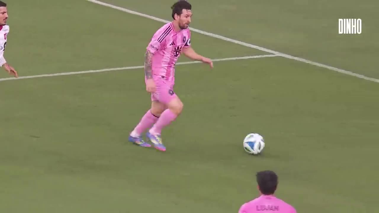 Messi vs Toronto FC | CRAZY Volley Goal