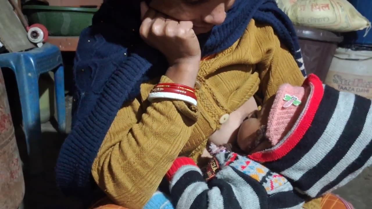 Breastfeeding vlog at home today