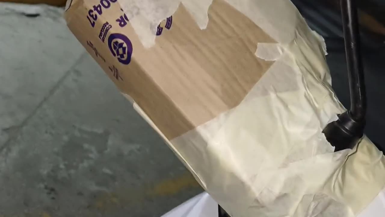 Cardboard Cover Keeps Hands Warmer