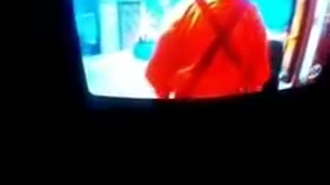 A turma do chaves posso comer um bolinho por favor.mp4