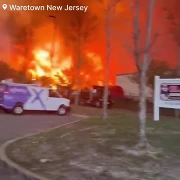 🚨#BREAKING: A major forest fire has broken out in parts of southern New Jersey,