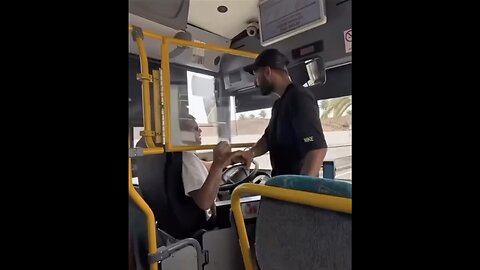 AGGRESSIVE MIGRANT🚏🛣️🚍🧟‍♂️ 📸ATTACKS BUS DRIVER IN SPAIN🇪🇸🚍🚏🧟‍♂️💫