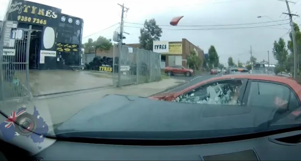 Aussiecams - I think im right to go YEAH YEAH - NAH! WHOOPS Coburg VIC