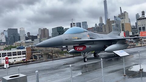 Walking Manhattan: Parade of Boats & Intrepid (Fleet Week)