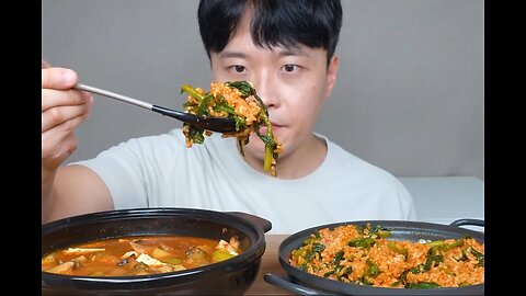 Seafood stewed with mushrooms, spicy sauce and rice