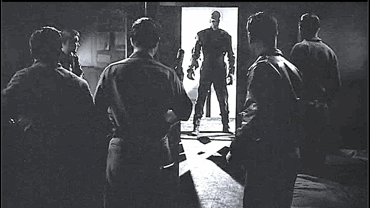 The Thing from Another World- Kenneth Tobey, James Arness-1951 IMDB 7/10