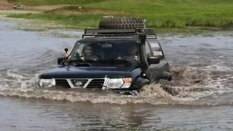 Mitsubishi Pajero vs Nissan Patrol 💪😎💪