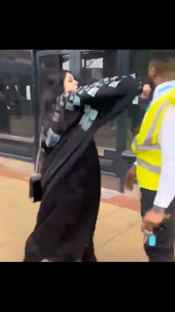 Shoplifter gets dropped and detained for punching security guard in the face