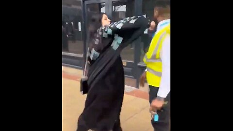 Shoplifter gets dropped and detained for punching security guard in the face