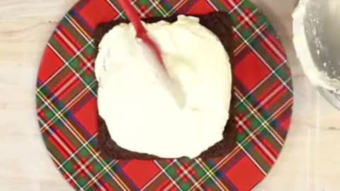 Keto Chocolate Mint Cream Cake Recipe