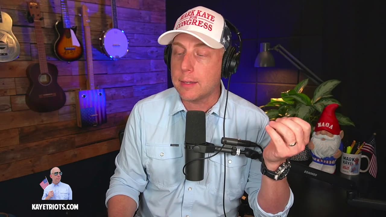 🔴 Trump Launches New Mobile Phone Company .......