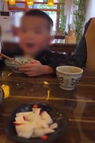 日本人を憎む中国の親子