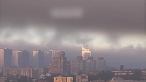 😳 Smoke over Kyiv after Russia’s attack.