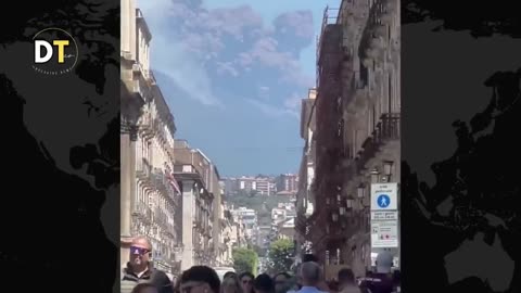 Massive valcano eruption in Italy today