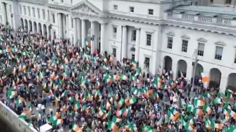 🇮🇪 IRELAND - Aerial footage of the massive rally against the Govt & against immigration in Dublin