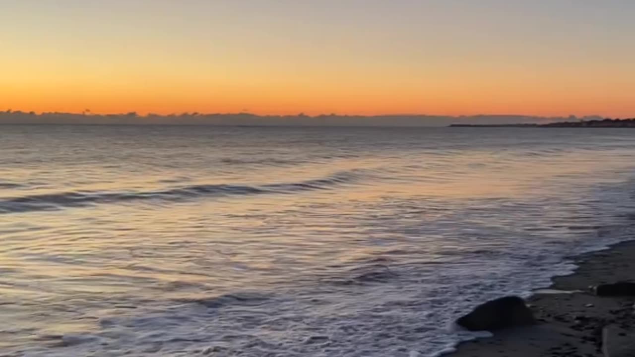 Cozy Sunrise 2 hours and Waves Minot Beach