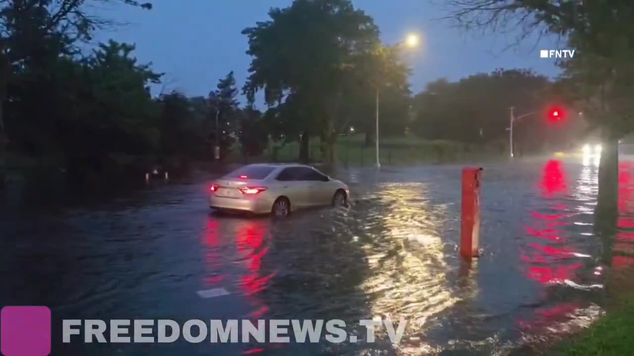 🚨 RESCUES are currently underway in Queens as flooding breaks out