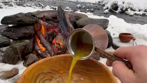 🍔❄️ Winter Wilderness Cooking – Delicious Hamburger & Hot Dog with Fresh Salad