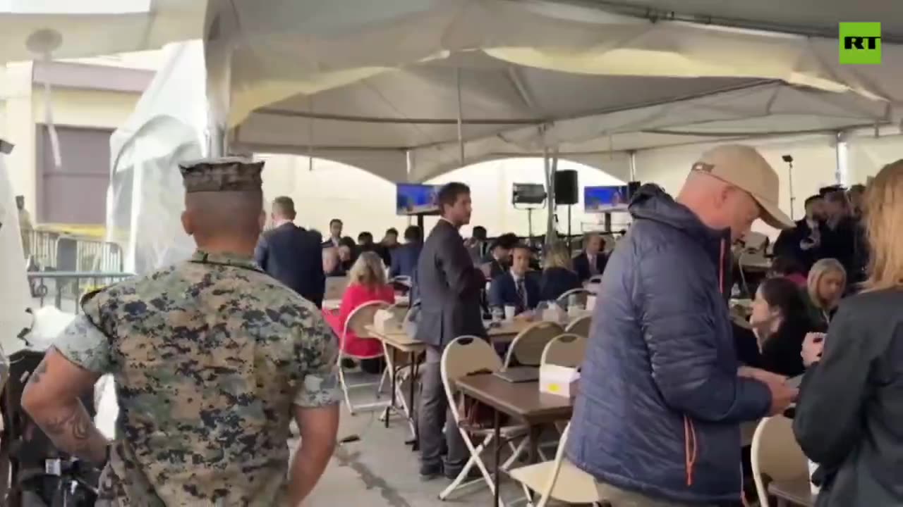 Crazy, history-changing day in 100 seconds of the Trump-Putin summit from RT