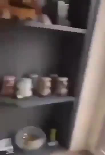 Policjanci i strażak zostali zaatakowani ostrym narzędziem podczas interwencji w jednym