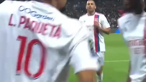 𝐏𝐚𝐪𝐮𝐞𝐭𝐚́ 𝕂𝕦𝕕𝕦𝕣𝕠 🕺🏼⚽️ #Lyon #Paqueta #goal #danzakuduro