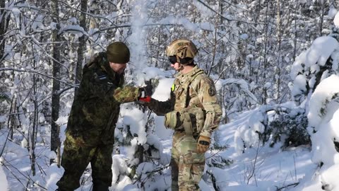(2025) U.S. Soldiers Assemble Molotov Cocktails – 3-321