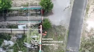 Ukrainian Drone Spots a Group of Russian Soldiers Posing as Civilians