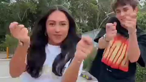 Shake it to the max | Cadel and Mia VIRAL TIKTOK DANCE 🔥