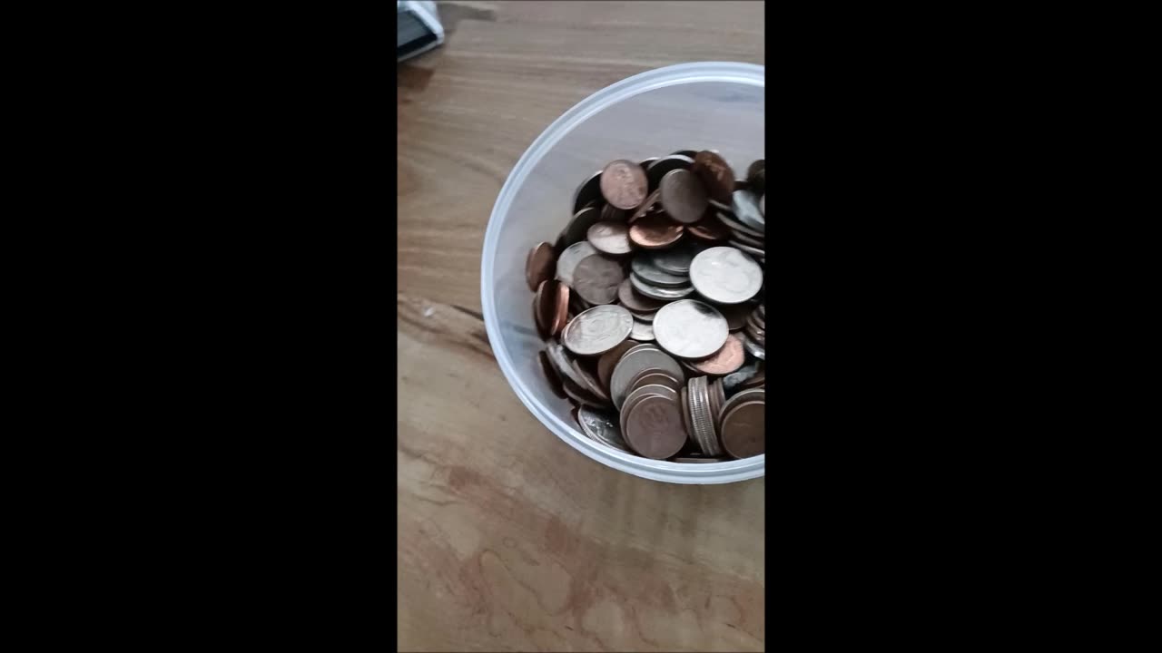 DO YOU CARRY COINS WITH YOU --7--2- GOD FORBID YOU NEED TO GO TO THE LAUNDRO MAT