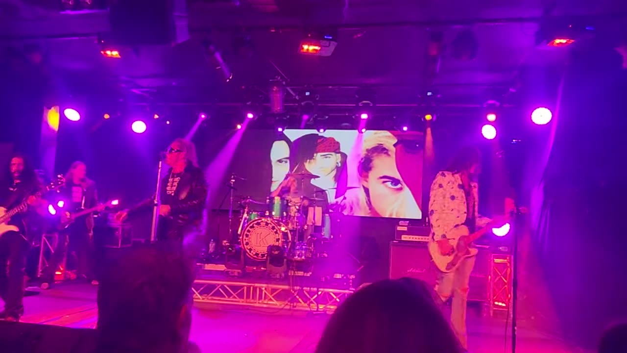 King of the hill ( live )