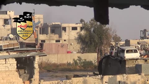 Syrian War Barzeh, Damascus, BMP-1 hit by SPG (Jaysh al-Islam) 2013.11.17