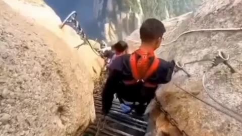 Mind-Blowing Dangerious Vertical Climb! 🤯