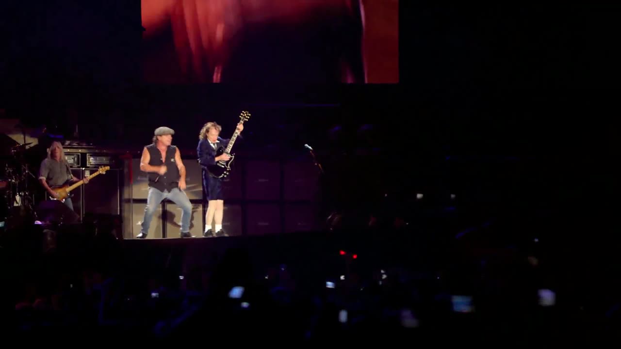 Thundestruck - AC⚡DC (live)