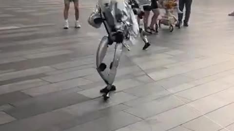 机器人也有街溜子