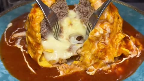 Making omurice