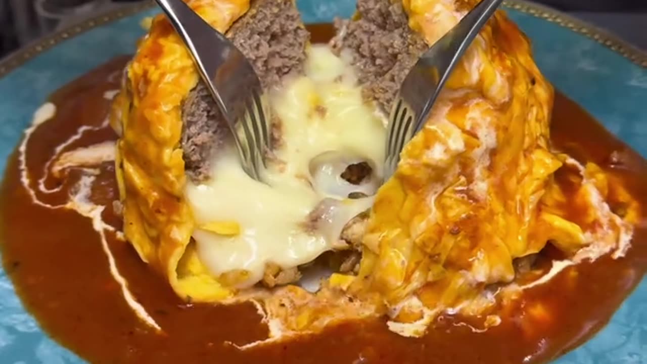 Making omurice