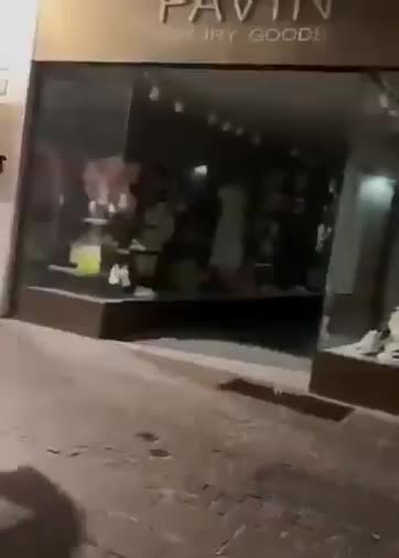 Muslims run through Italy with swords