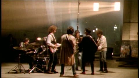The Traveling Wilburys - Handle with Care (promo video)