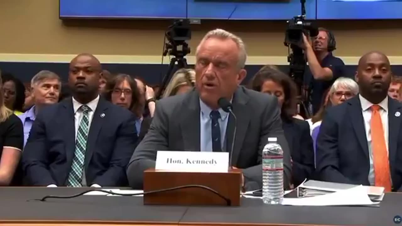 RFK Jr. Calls Out Congressman Pallone to His Face for Being Owned by Big Pharma