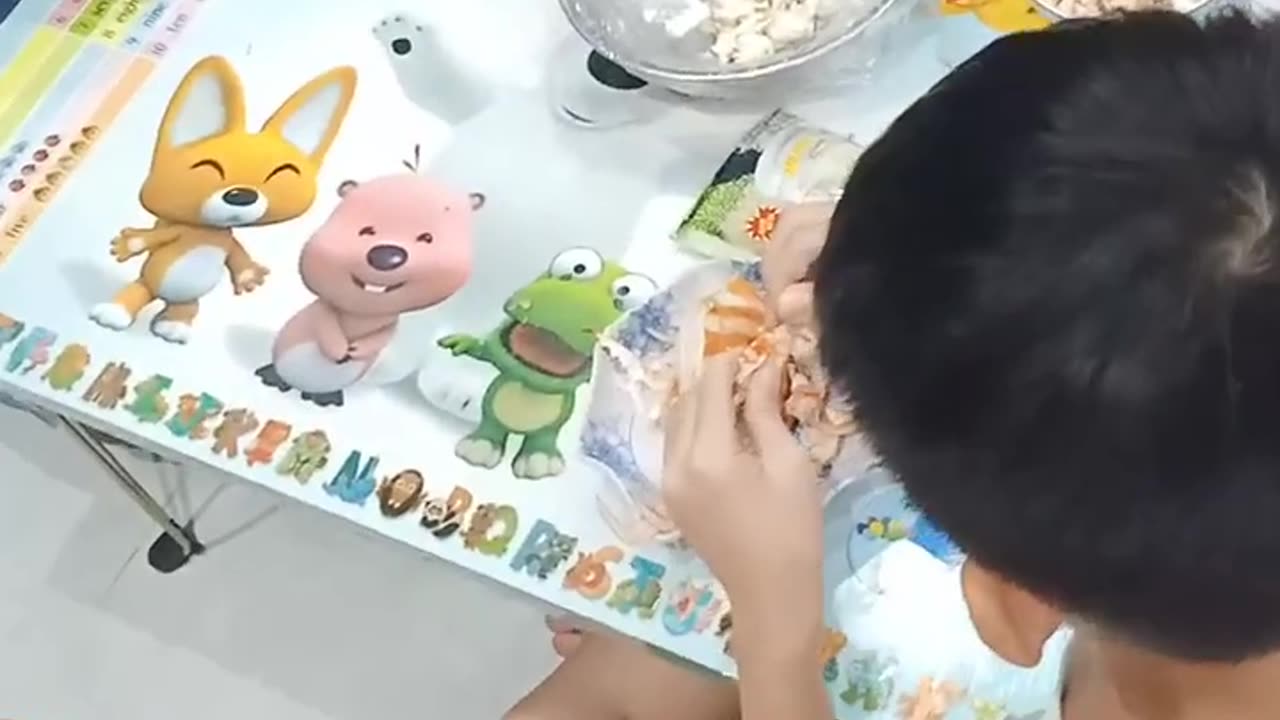 Làm việc trời mưa.