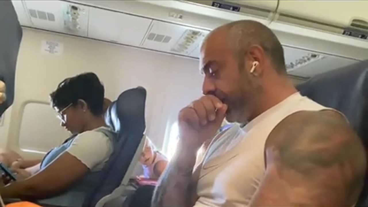 🤫😂 This Passenger's Secret Vaping Trick on a Flight! | FunFM