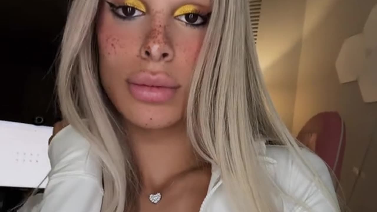 Admirable way of this tgirl